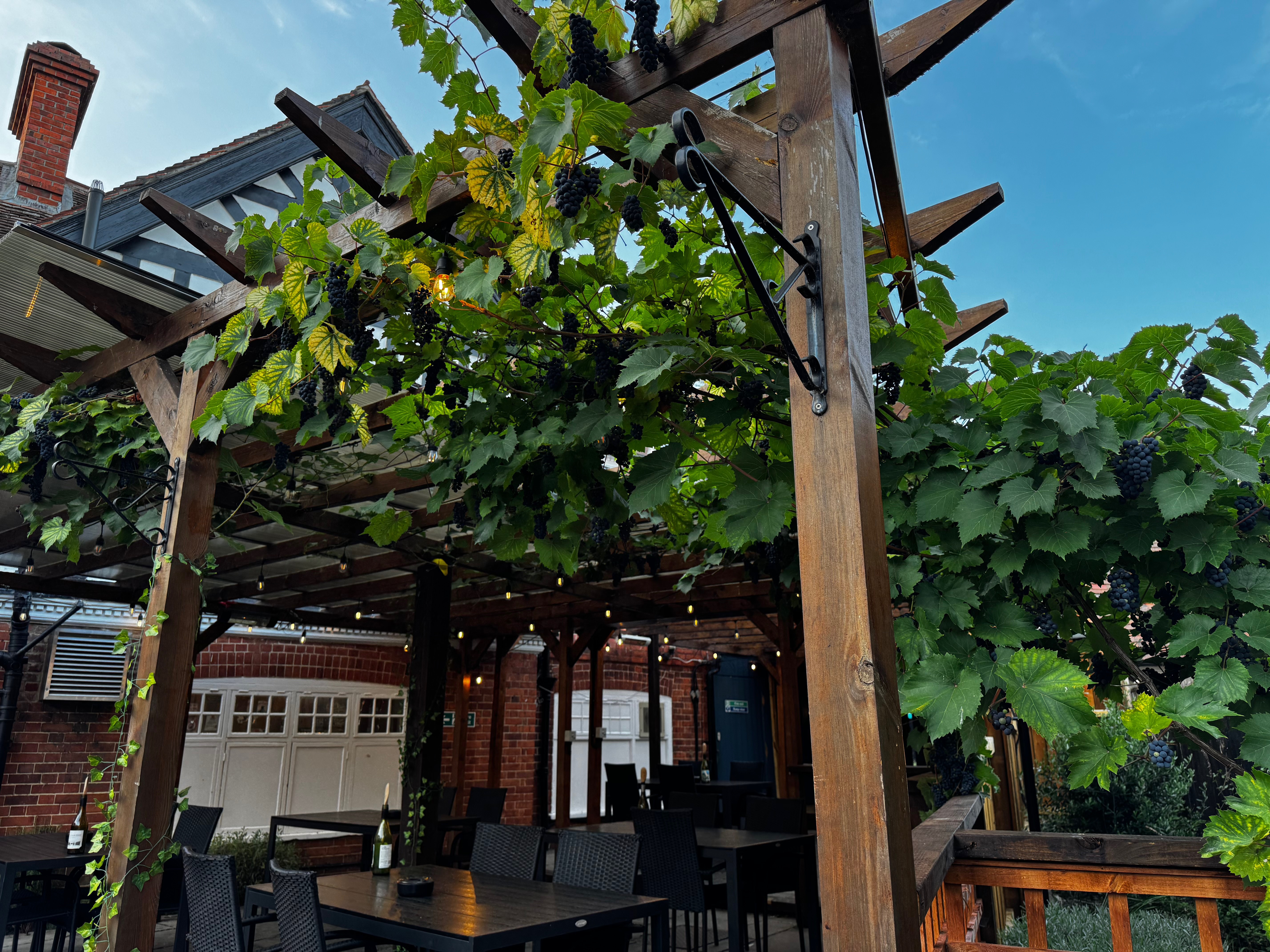 Courtyard terrace at The Miller of Mansfield